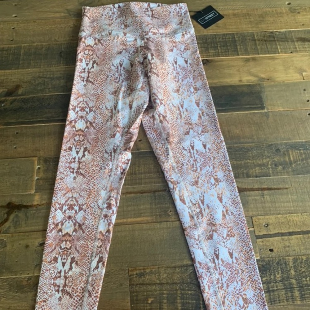 DYI size medium or large Signature Tights New Copperhead